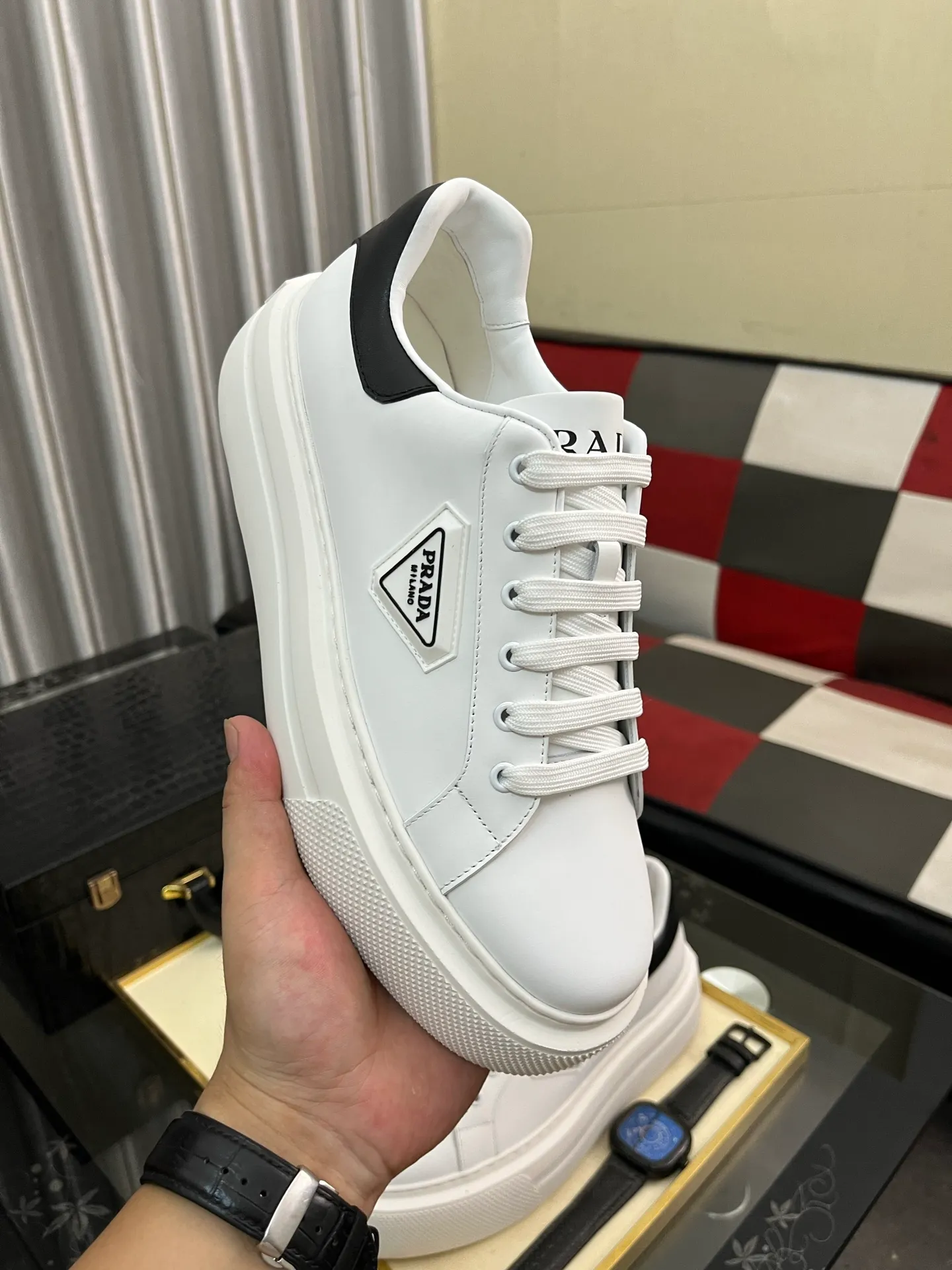 Men's shoes 💰580⌚️⌚️【PRADA】Prada casual shoes, originally developed 1:1, made of high-mercerized cowhide with imported cowhide, silk sheepskin lining, rubber outsole, comfortable and soft on the foot, size: 38-444️⃣Colors available
